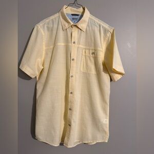 NWOT IZOD Saltwater Men's Yellow Short Sleeve Shirt